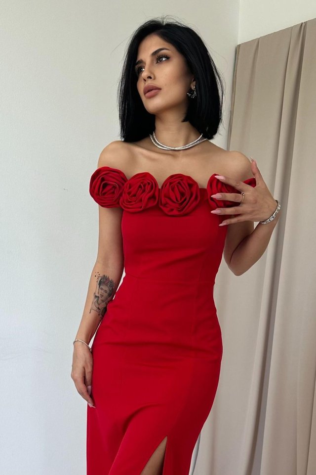 Saks Madonna Yaka Güllü Elbise